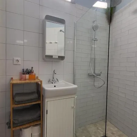 Cristianmar, Cristianos Apartment